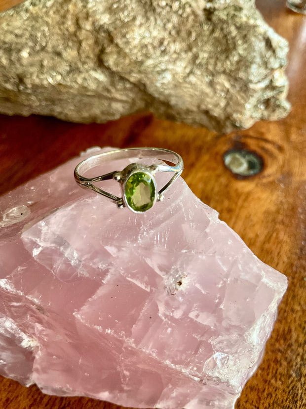 Peridot Sterling Silver Ring Sz 8.5